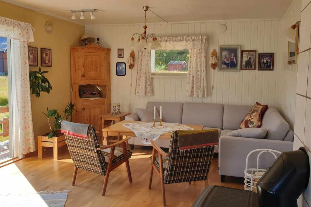Traditional Farm House Located Close To Fjord Lyngseidet Exterior foto